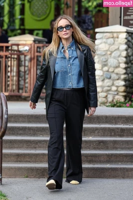 Jennifer Lawrence [ jennifer-lawrence ] - Wearing the right outfit to be fucked hard  anal anyone