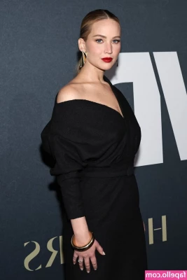 Jennifer Lawrence [ jennifer-lawrence ] - do you think there is anyone to play with