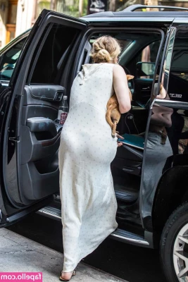 Jennifer Lawrence [ jennifer-lawrence ] - Sometimes Bulls like to tease and play with me... it makes me so wet!