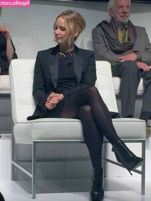 Jennifer Lawrence [ jennifer-lawrence ] - I wish this pillow was your face 😊❤