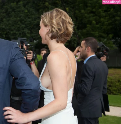 Jennifer Lawrence [ jennifer-lawrence ] - Do you like my butt? ☺️