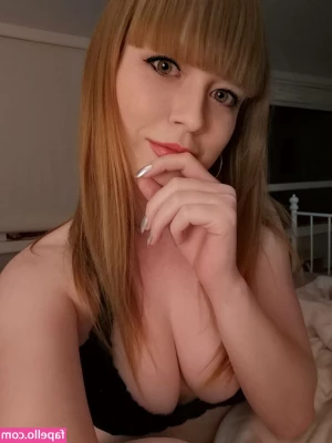 Cutieredhead - Anyone u know got better abs