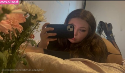 fatassgoddessfree - Good morning sluts... who wants to play? 😈