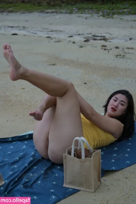 Amelie Qin [ amelie-qin ] - make sure you re checking your dms daddy