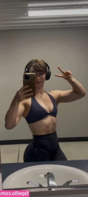 leanbeefpatty [ leanbeefpatty-1 ] - That middle finger is for you  babe