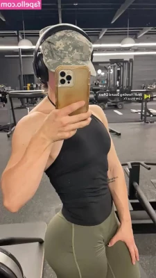 leanbeefpatty [ leanbeefpatty-1 ] - Would you get on your knees for me? 🐺 🤔
