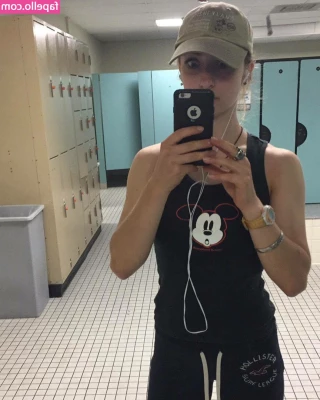 leanbeefpatty [ leanbeefpatty-1 ] - Will you stay motivated for me? 🤍 Happy Friday! ☀️