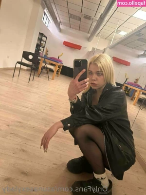 littlesabrina - Stepmoms horny for yung cock      tattoo-max
