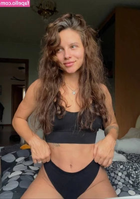 Elizaveta - Show some love to my page by engaging on posts! I’d really