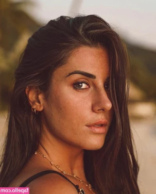 Valentina Vignali [ valentina-vignali ] - You look good today 🤤
