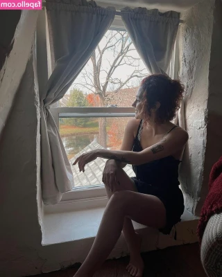 Megan Ciafre [ megan-ciafre ] - i bet you wanna sniff my panties