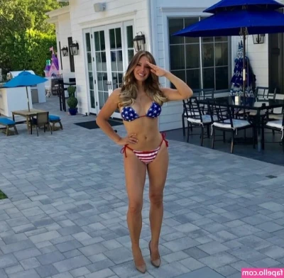 Alex Meneses [ alex-meneses ] - Can you rub her right?