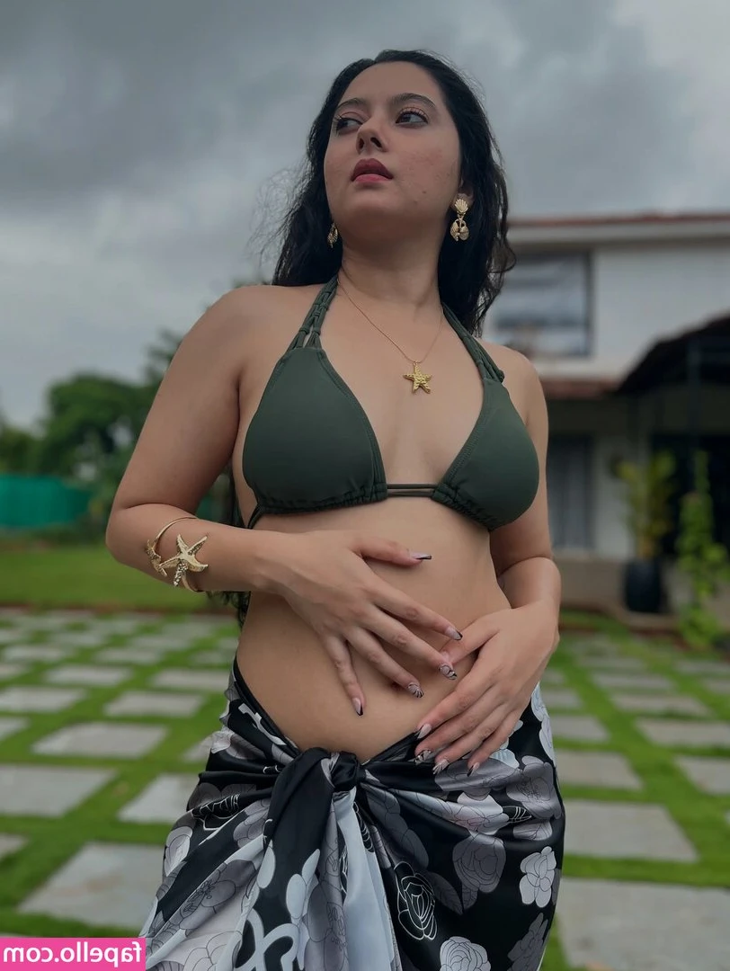 Sasha Shetty [ sasha-shetty ] - This atmosphere beckons and mesmerizes..... 😏💫 Believe in your