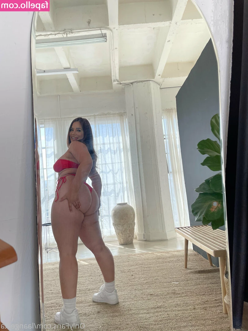 LaAngelita - Butt stuff?