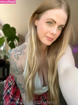 babyxfawnfree [ babyxfawnfree-1 ] - Lazy mornings