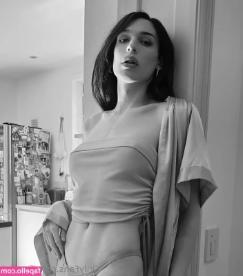 fire_gal [ fire-gal ] - Another vid maybe randomly popping soon