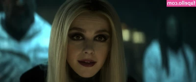 Kiernan Shipka [ kiernan-shipka ] - do you like my green eyes