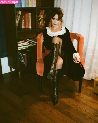 Kiernan Shipka [ kiernan-shipka ] - Do you want me to touch myself  professor