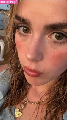 Kiernan Shipka [ kiernan-shipka ] - A little more from tiny man s perspective  Do you want to come and