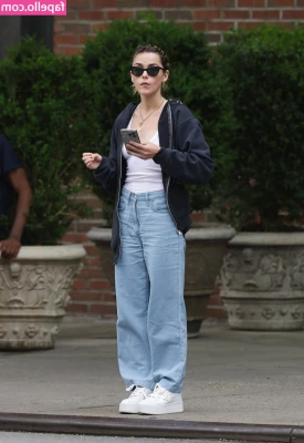 Kiernan Shipka [ kiernan-shipka ] - Sorry I have been MIA on cam this week...I have come down with the