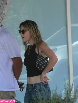 Kiernan Shipka [ kiernan-shipka ] - would you suck and squeeze them for me