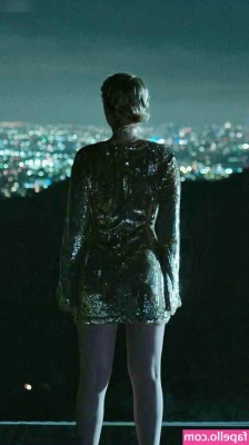 Kiernan Shipka [ kiernan-shipka ] - Was ist besser als ein sexy Schulmädchen  Na zwei natürlich    What