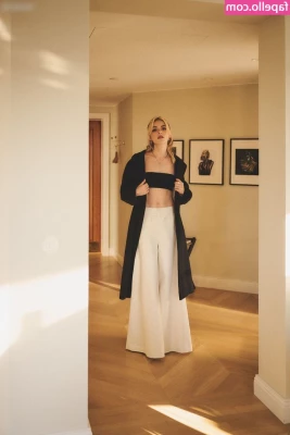 Kiernan Shipka [ kiernan-shipka ] - About to get wet....💦
