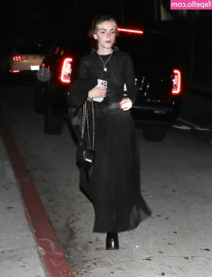 Kiernan Shipka [ kiernan-shipka ] - I was feeling a little horny so I rubbed one out💦