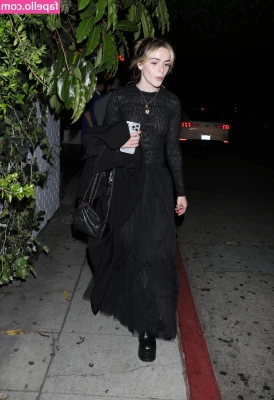 Kiernan Shipka [ kiernan-shipka ] - So much to grab