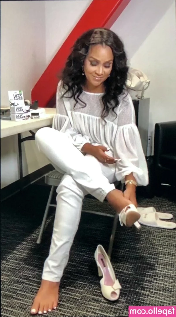 LisaRaye - Sunday Funday can't be complete with out my MEAT!! HMU for customs