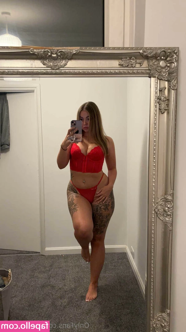 Eden Grant [ eden-grant ] - Feeling very sexy today🔥 what do you think?😏