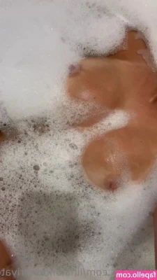Lina London [ lina-london ] - Spank me