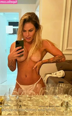 Nati Cassasola [ nati-cassasola ] - BBC heaven while my hubby filmed 🤳🏻 Isiah Maxwell had me over