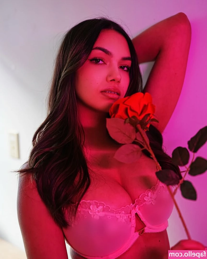 Emily Kaye [ emily-kaye-8 ] - 😈🥵 Pretty and wet always @chloeamourr is ready to fulfill any