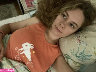 RoxyTall - Just chilling on the sofa. Tomorrow is my birthday. Feel free to give