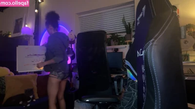 BlackKrystel - What do you like better  the legs or the abs