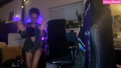 BlackKrystel - Pov she doesn t realize your taking pics of your boobs
