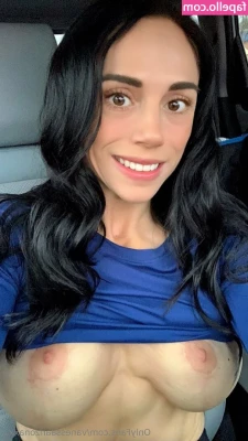 vanessaarizonaxxx - They said it was a bra  I beg to differ
