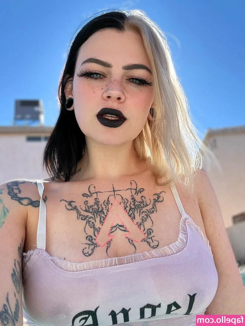 vipwaifueve - Gym slut!!
