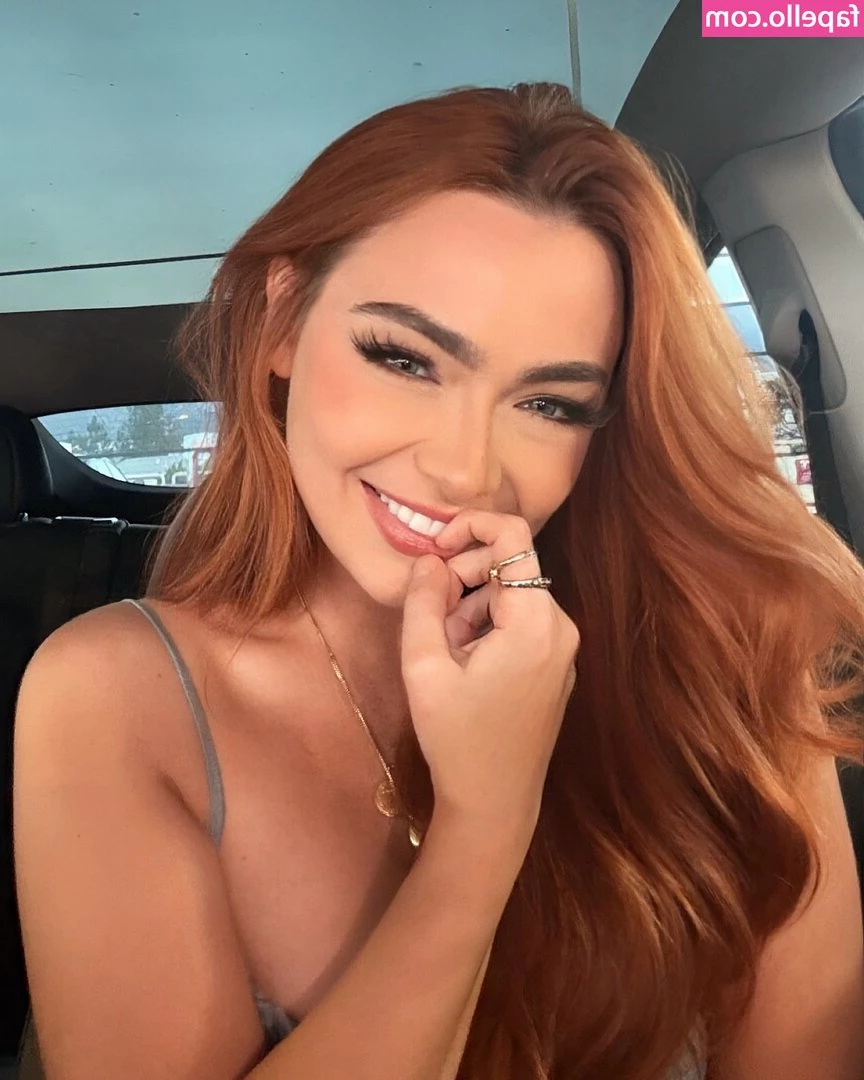 Caitlin Christine [ caitlin-christine-2 ] - feito pedra