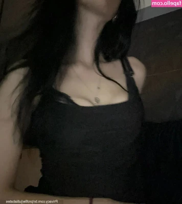 julliabates - How are we going to spend the night? I have a few ideas 😈 Slide in