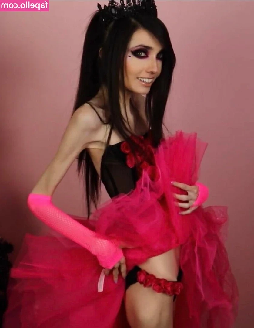 Eugenia Cooney [ eugenia-cooney ] - not sure if this is still up or not but this was requested <3