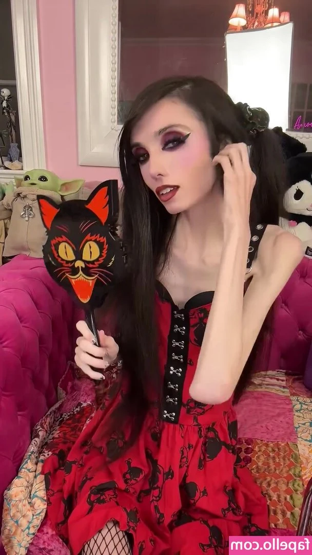 Eugenia Cooney [ eugenia-cooney ] - MeowðŸˆâ€â¬›