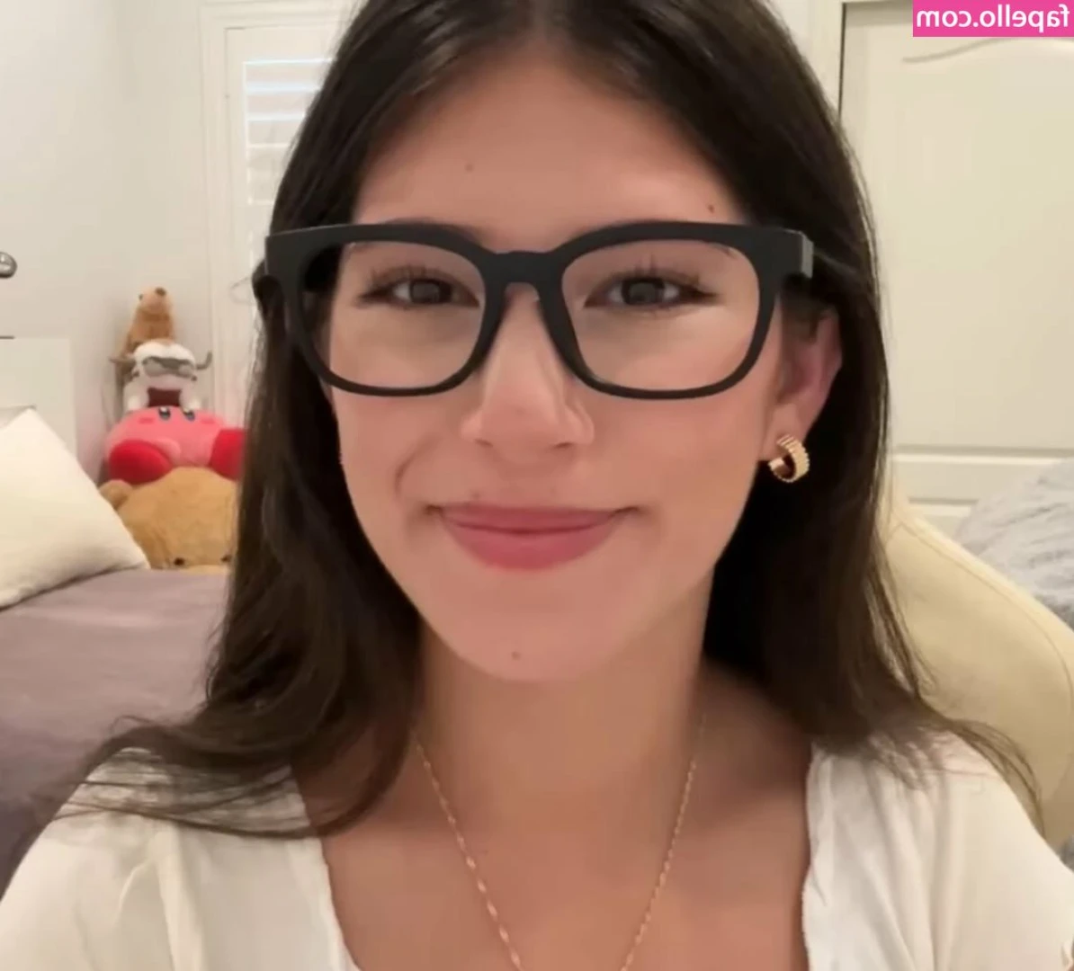 gumoochie - I am feeling SO sensual today! DM me and let's get wild;)