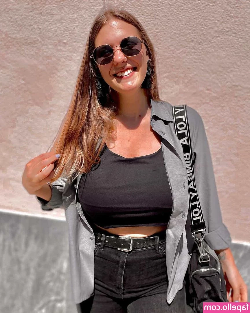 Leandra Lopes [ leandra-lopes ] - I know you want to see more... If you want to see my uncensored
