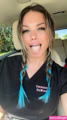 Xxxvanessaxxx - He got me 🍆💦 @charlicherry part 1