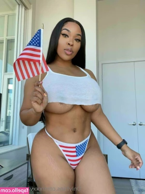 Xxxvanessaxxx - Quieres verme sin ropa      trinyoficial   Do you want to see me