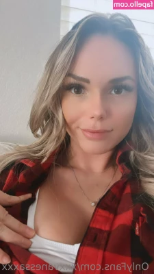 Xxxvanessaxxx - Tengo muchas ganas  me ayudas y me nos la quitamos