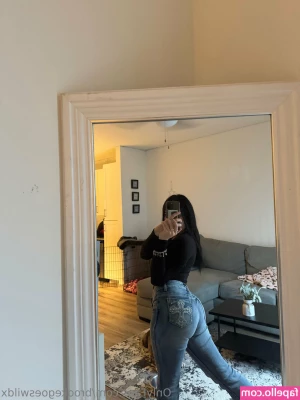 brookegoeswildx - I SWEAR TO GOD MY FEET ARE CLEAN THEYRE JUST CALLOUSED TO FUCK  ALSO