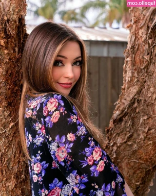 Alli Flanagan [ alli-flanagan ] - I have like, 5 customs to edit!!! If I owe you something, bare wif me